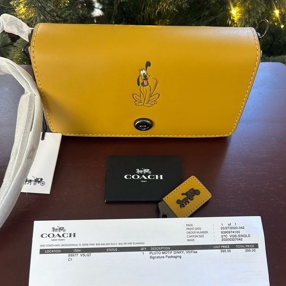 COLLECTORS Disney Dinky with Pluto Motif Coach Dinky - Picture 8 of 10